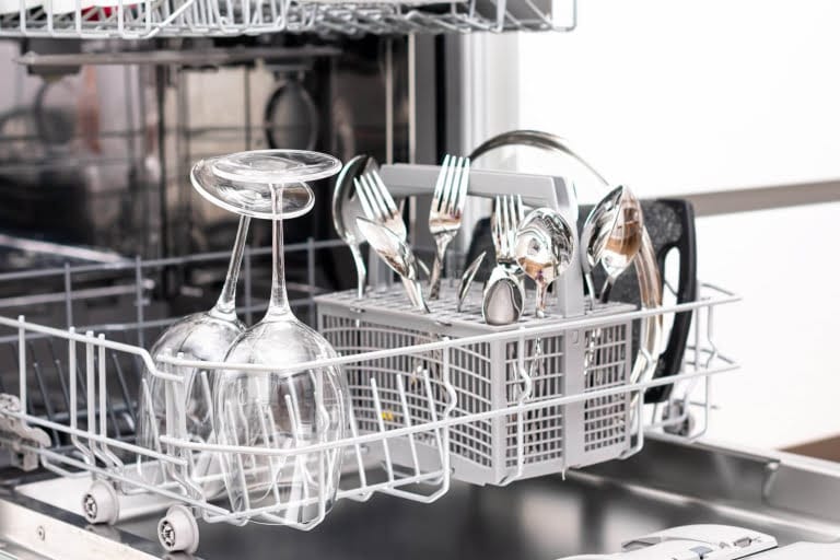 Comment détartrer un lave-vaisselle ? Astuces maison et guide complet